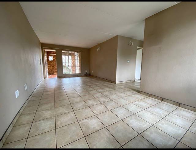 2 BEDROOM TOWNHOUSE FOR SALE IN ELARDUSPARK